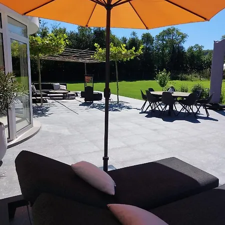 Bed & Breakfast Sherlock's - 3*