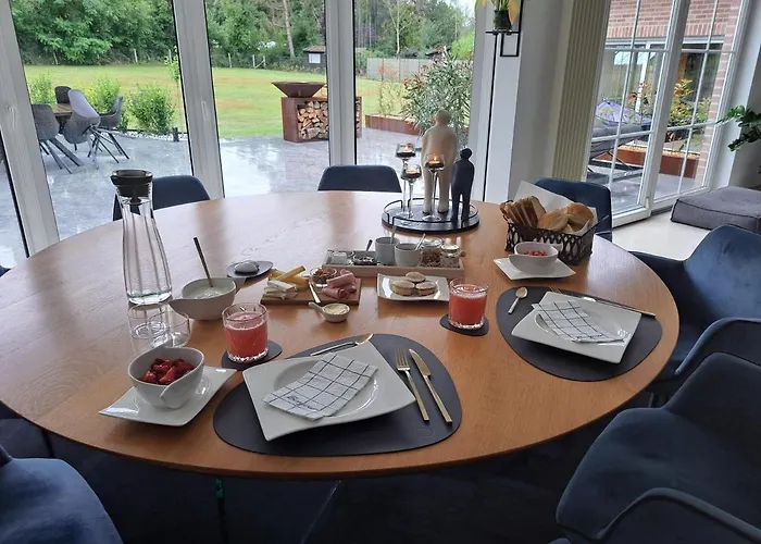 Sherlock's - Bed & Breakfast 3*